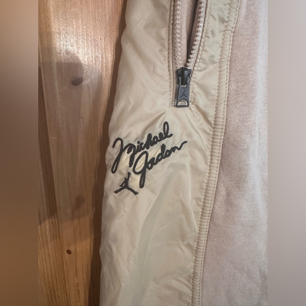 Nike Air Jordan Flight MVP Fleece Joggers Size Small Nearly New Desert Beige - Picture 2 of 11